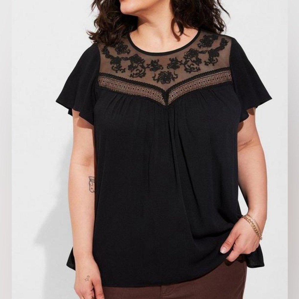 Torrid Washable Crinkle Gauze Flutter Sleeve Lace Mix Top